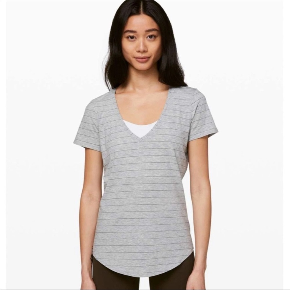 Lululemon Love Tee V‎ Short Serve Stripe Heathered Core Light Grey Size 8?